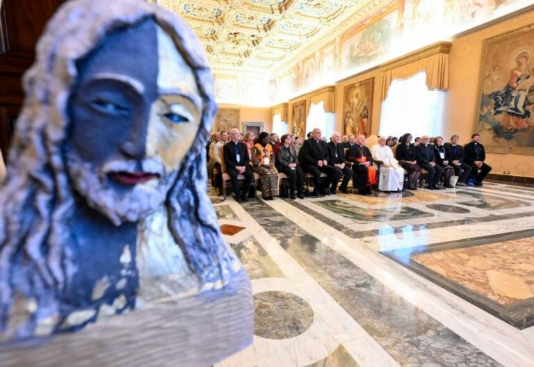 El Papa recibe a los focolares en el Vaticano al cumplir 80 años de su fundación