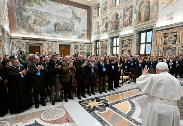 El Papa, con la Asociación Nacional de San Paolo Italia, que cumple 60 años de entrega a la educación integral