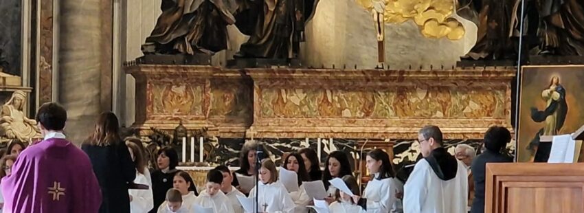 Coro de niños en la Basílica de San Pedro
