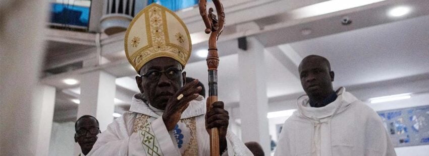 El cardenal Sarah carga contra las misas “demasiado africanas”