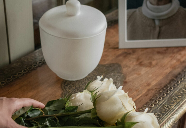 El Vaticano da su ‘ok’ a que las familias guarden parte de las cenizas de sus difuntos en casa