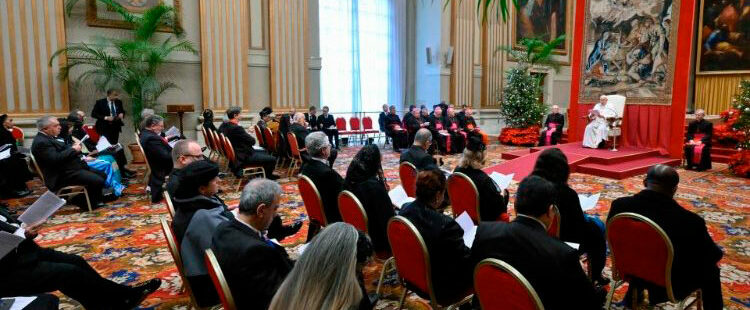 El papa Francisco con el cuerpo diplomático
