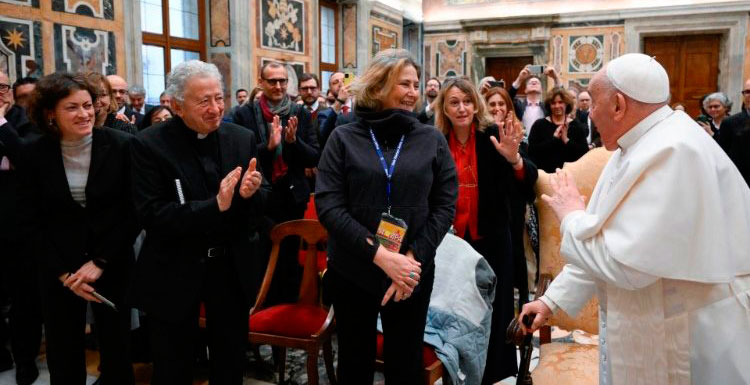 El papa Francisco con los periodistas vaticanistas