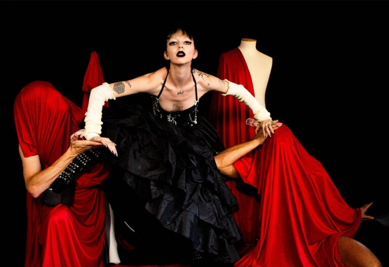 Un sacerdote, contra la representante bruja y no binaria de Irlanda en Eurovisión: “No había