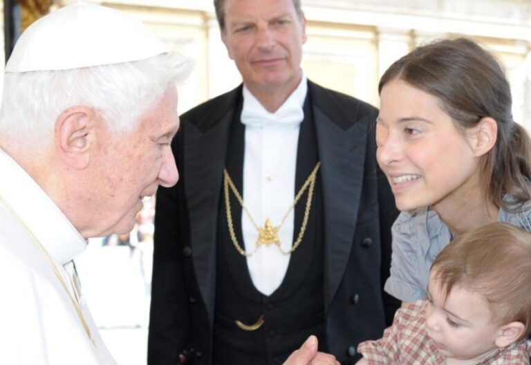 Chiara Corbella, con Benedicto XVI