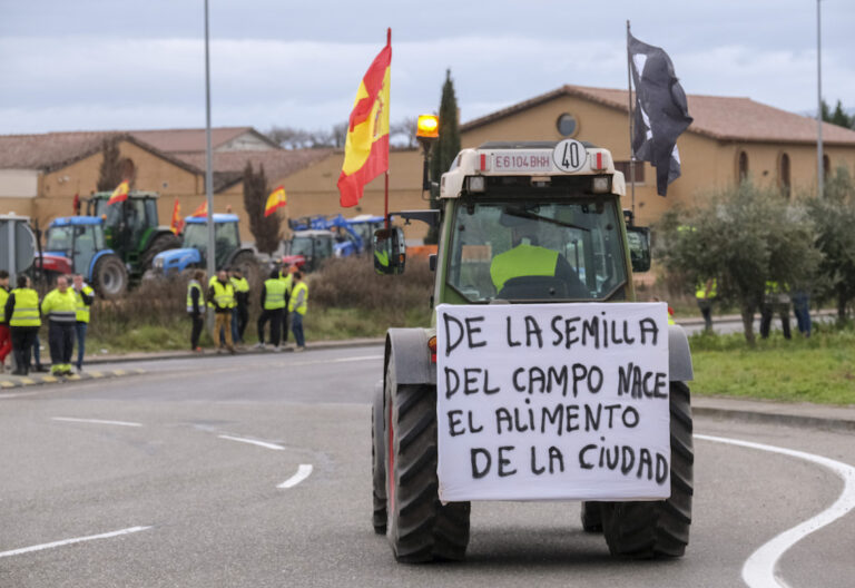 Los agricultores riojanos mantienen sus protestas