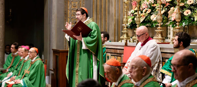 José Cobo, durante la misa de inicio de ministerio en la Iglesia de Montserrat de los Españoles de Roma