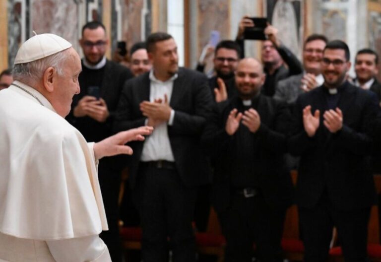 El Papa Francisco recibe en audiencia a los seminaristas de Nápoles
