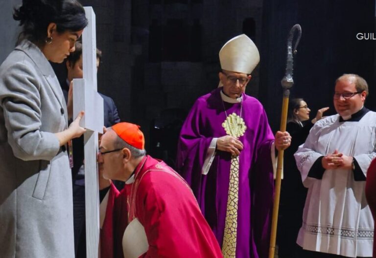 El patriarca latino de Jerusalén, el cardenal Pierbattista Pizzaballa, en la basílica de la