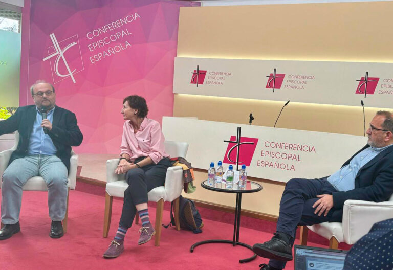 De izquierda a derecha, Carlos Esteban, Raquel Pérez Sanjuan y Antonio Roura