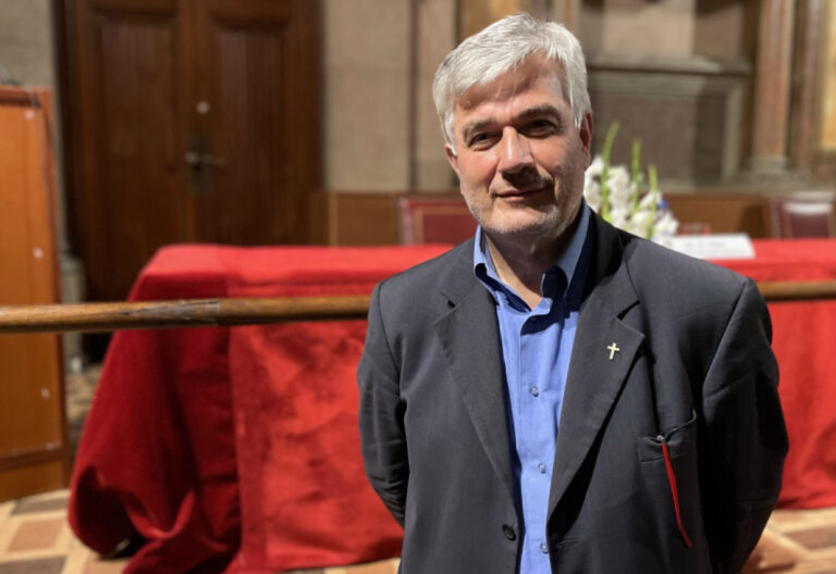 Darío Vitali: “No se superará el clericalismo sin un cambio de modelo eclesiológico”