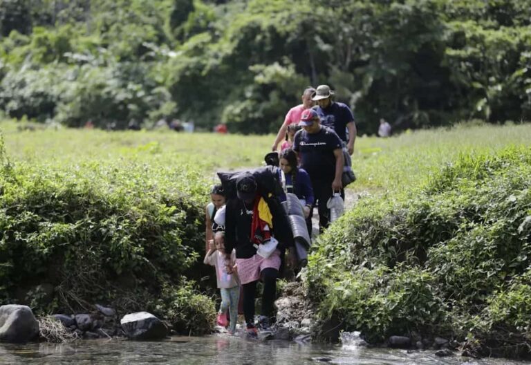 Migrantes en la selva de Darién