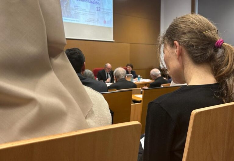 Lourdes Grosso presenta El Foro del Diálogo y la Reconciliación sobre los mártires