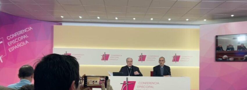 César García Magán, en rueda de prensa de la Conferencia Episcopal