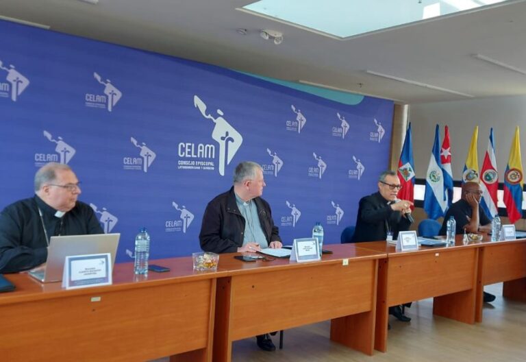 Obispos de América Latina sesionan en Bogotá para trazar los derroteros del Sínodo y el Jubileo