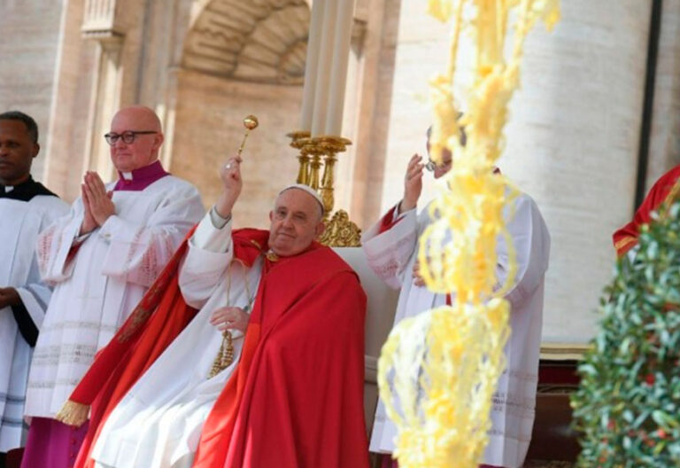 “Jesús ha entrado en Jerusalén como rey pacífico, abramos a Él nuestro corazón”, desea