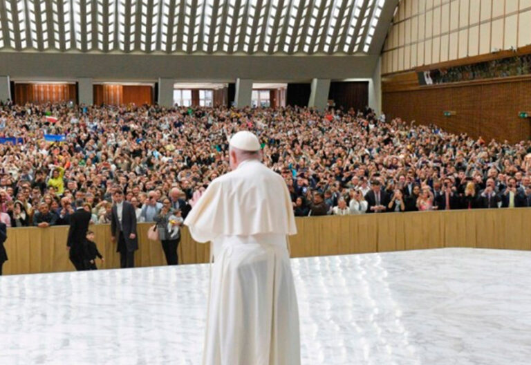 Francisco receta la paciencia como “vitamina esencial” en el mundo de la inmediatez