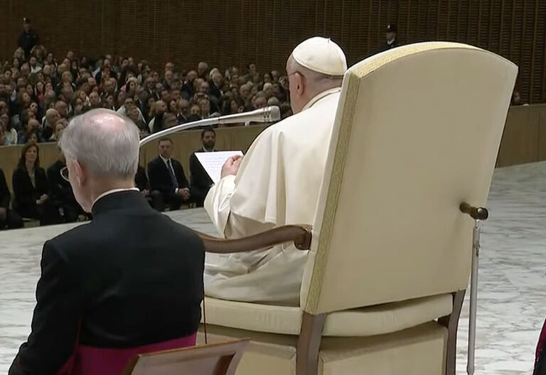 Francisco advierte a la RAI contra la “contaminación” informativa y la manipulación