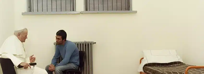 La esposa de Ali Ağca desvela en un libro lo que se esconde tras el atentado de su marido contra