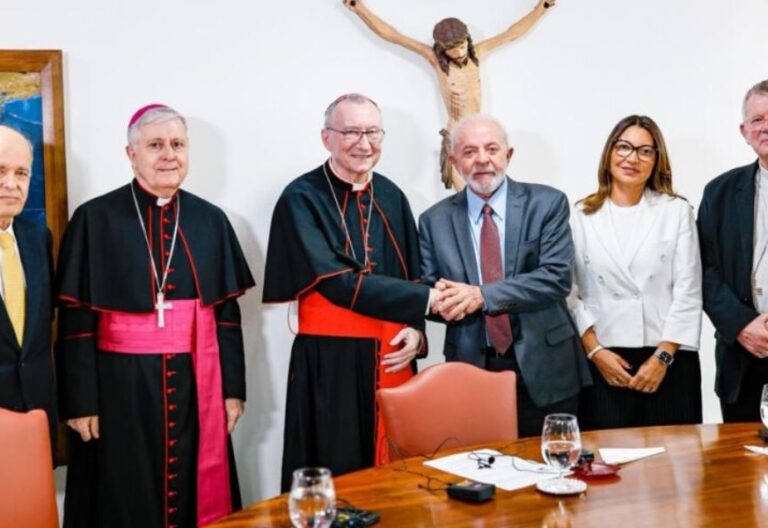 El cardenal Pietro Parolin visita al presidente de Brasil, Lula da Silva