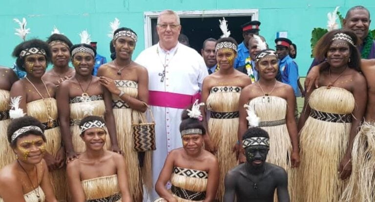 Obispo de Newak, en Papúa Nueva Guinea