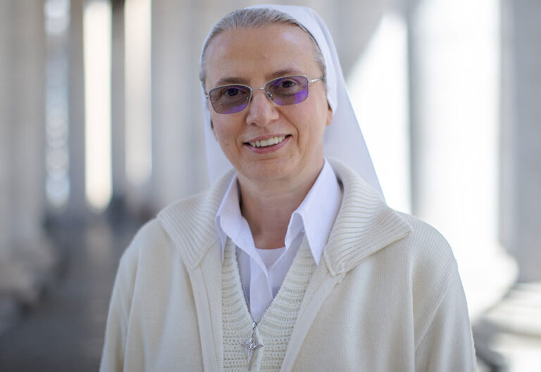 Luz consagrada entre las penumbras