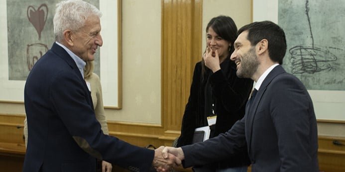 El ministro Bustinduy, con Cáritas