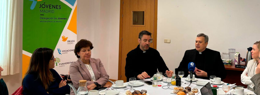 Lucio Ruiz en el desayuno informativo para presentar el primer Encuentro de Evangelizadores