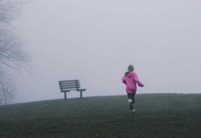 Niña corriendo