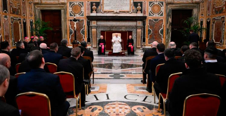 Sacerdotes latinoamericanos con el papa Francisco