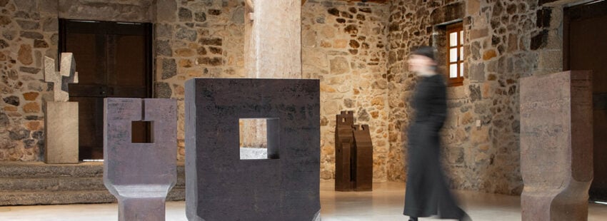 El caserío de la familia Chillida en Zabalaga acoge una exposición en el centenario de su