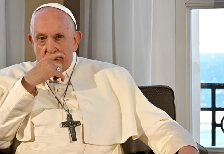 El papa Francisco, a la CBS: “Se puede criticar a un Gobierno u otro”, pero no ser