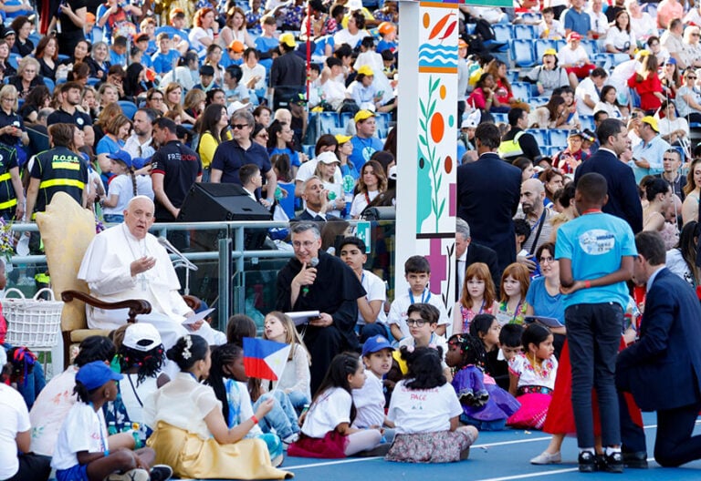 Papa Francisco: “Queridos niños: haced una verdadera revolución”