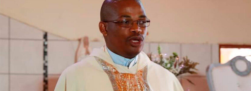 Un sacerdote secuestrado y asesinado en Sudáfrica tras ser testigo de un feminicidio