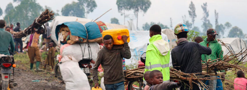 Francisco, junto a las víctimas del campo de refugiados atacado en el Congo