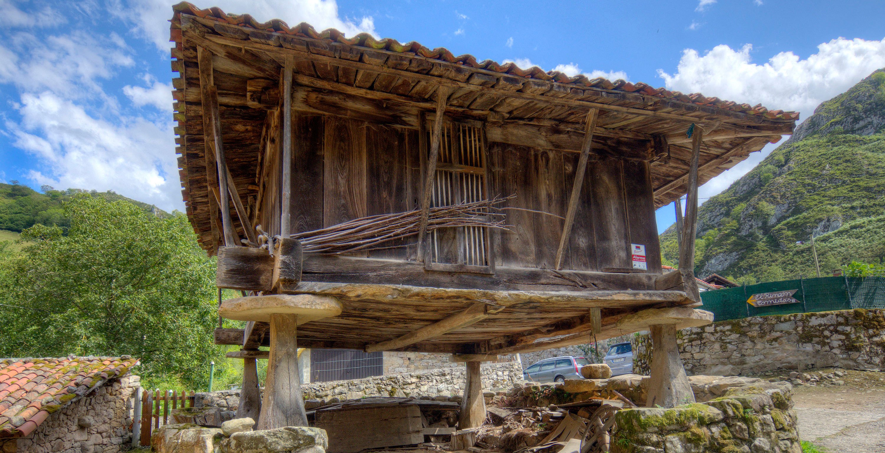 Hórreo asturiano