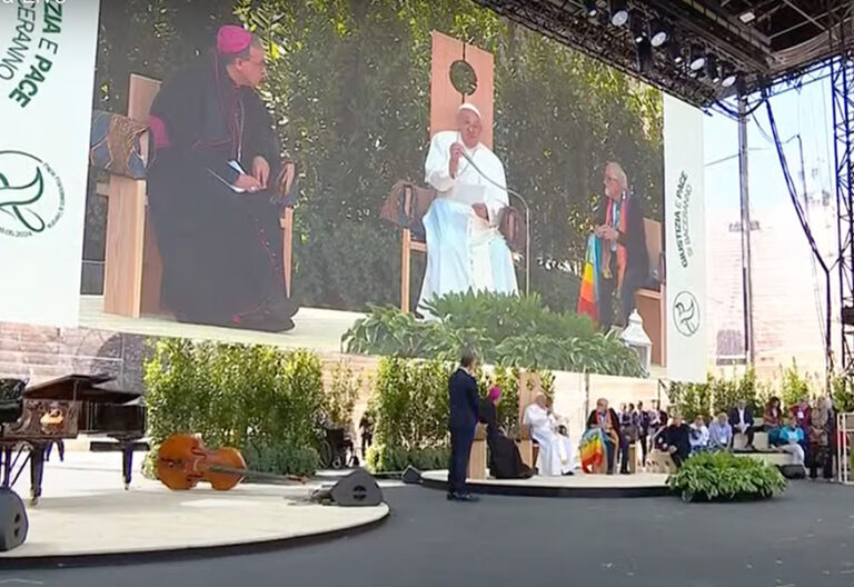 “El mundo necesita mirar a las mujeres para encontrar la paz”, el grito de Francisco en la