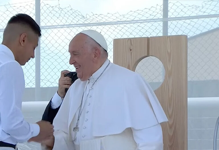 El consejo de Francisco a los presos de Verona: “No permanezcáis caídos”