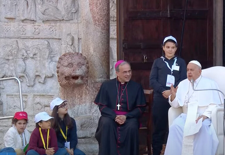 El compromiso de los niños veroneses ante el Papa: “Debemos ser un signo de paz”