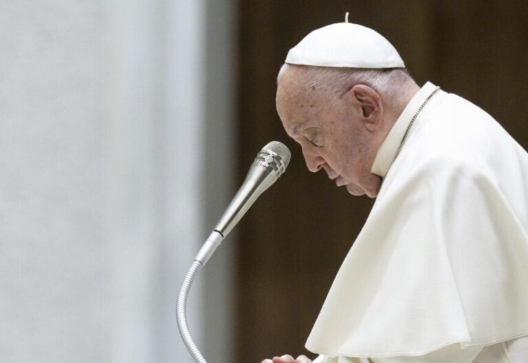 El papa Francisco, durante la audiencia general del 1 de mayo
