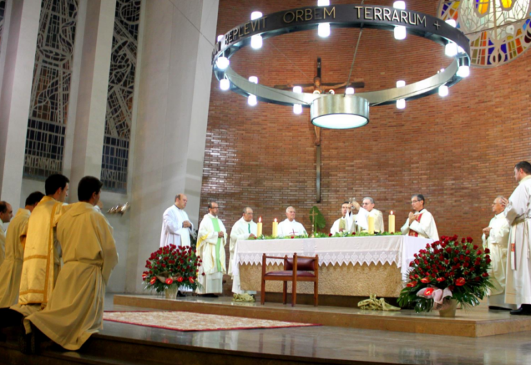 El cardenal Omella suspende a divinis al párroco del Espíritu Santo de Barcelona “por su