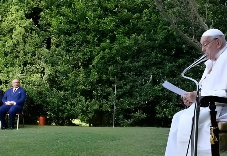 Francisco vuelve a rezar, diez años después, por la paz en Tierra Santa