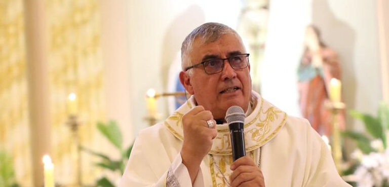 Guillermo Vera: “Mirando a la Cruz, también aprendamos a mirar a los hermanos crucificados que