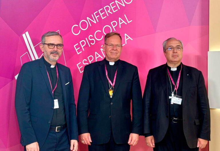 El presidente de la CCEE, Gintaras Grušas, en la Conferencia Episcopal Española