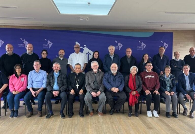 Bogotá acoge a teólogos del mundo para analizar la “renovación parroquial” a la luz del