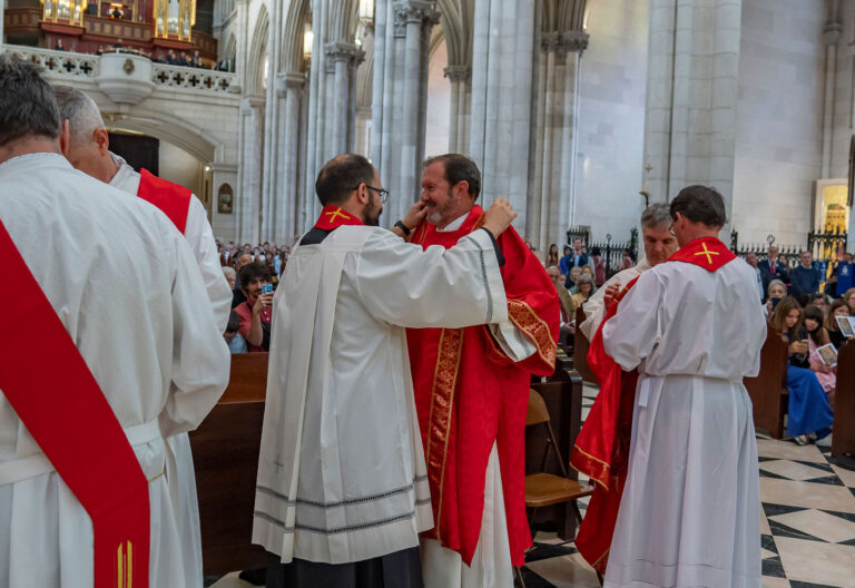 ordenación de tres diáconos permanentes el 29 de junio en la catedral de La Almudena