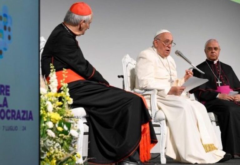 Francisco: “En el mundo de hoy la democracia no goza de buena salud”