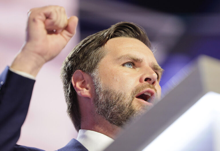 senador católico J. D. Vance a candidato republicano a la vicepresidencia de los Estados Unidos