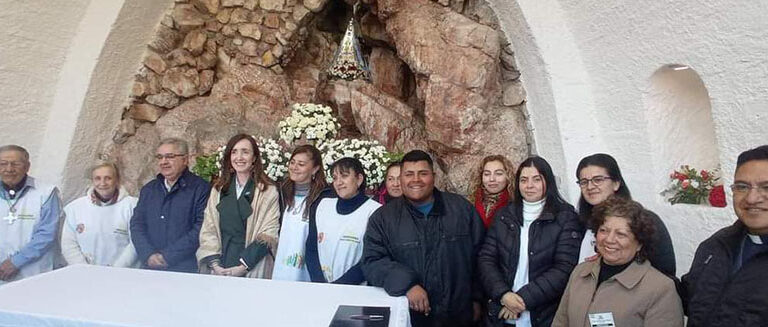 La vicepresidenta de la Argentina visitó la gruta de la Virgen del Valle en Catamarca