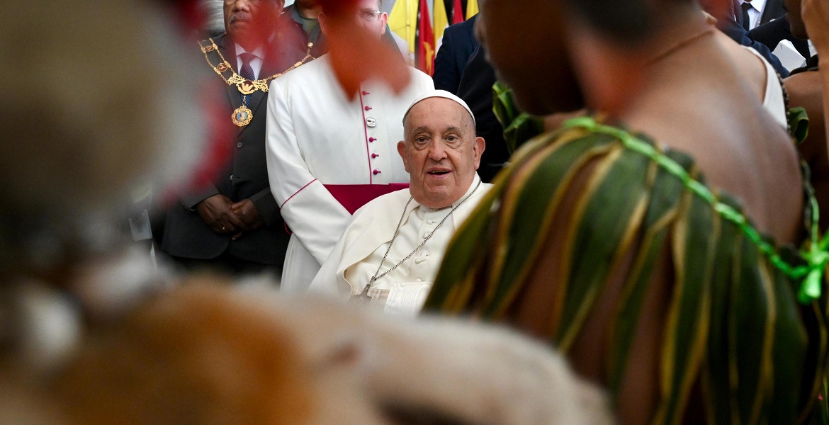 El papa, en el encuentro con las autoridades y la sociedad civil en in Port Moresby